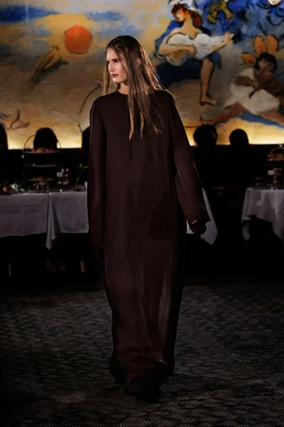 Look 24